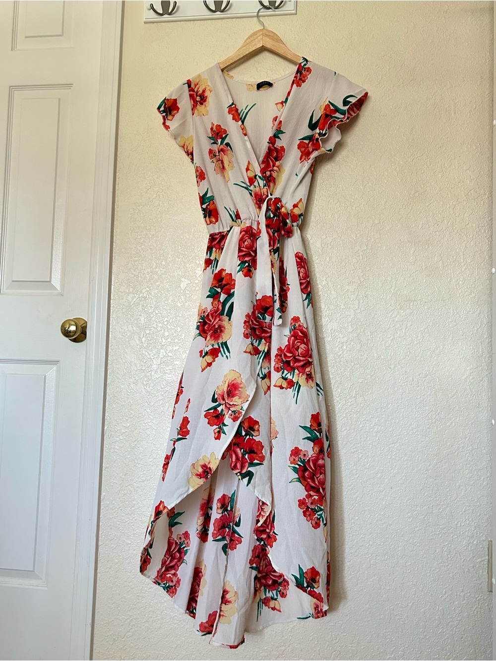Floral Wrap Maxi wrap Dress in White with Red Rose Print